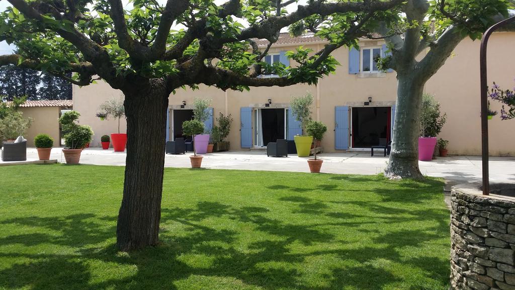 Mas Saint Julien Bed & Breakfast Cavaillon Exterior foto